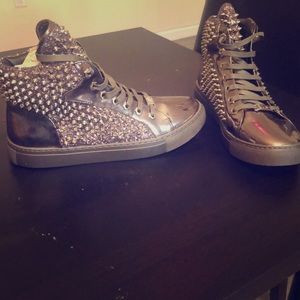 New sneaker can’t fix them